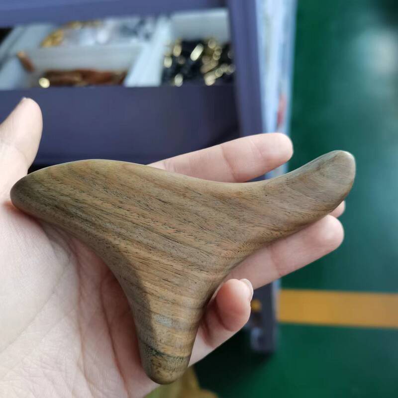 鶏の羽の木のマッサージの三角のすずめの金の糸の三角すずめの三角のマッサージ器の木製の製品|undefined