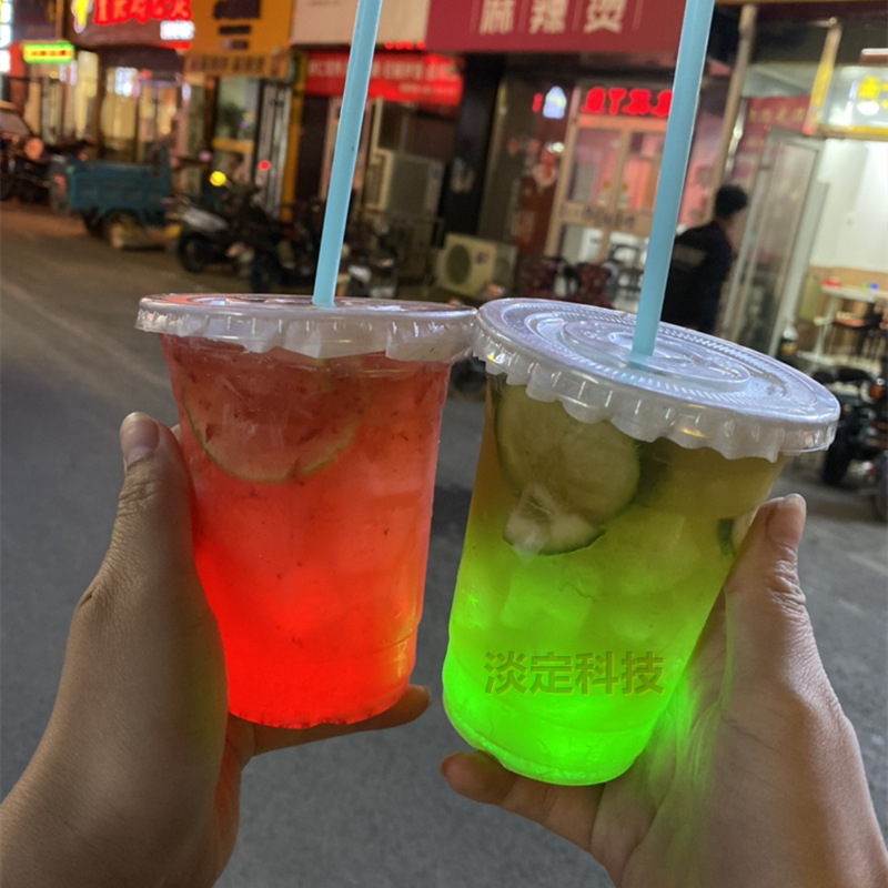 Internet celebridad ciudad coche puesto móvil tarde en la noche LED luminoso limón taza de té Fondo luz colorida botella de vino almohadilla luminosa