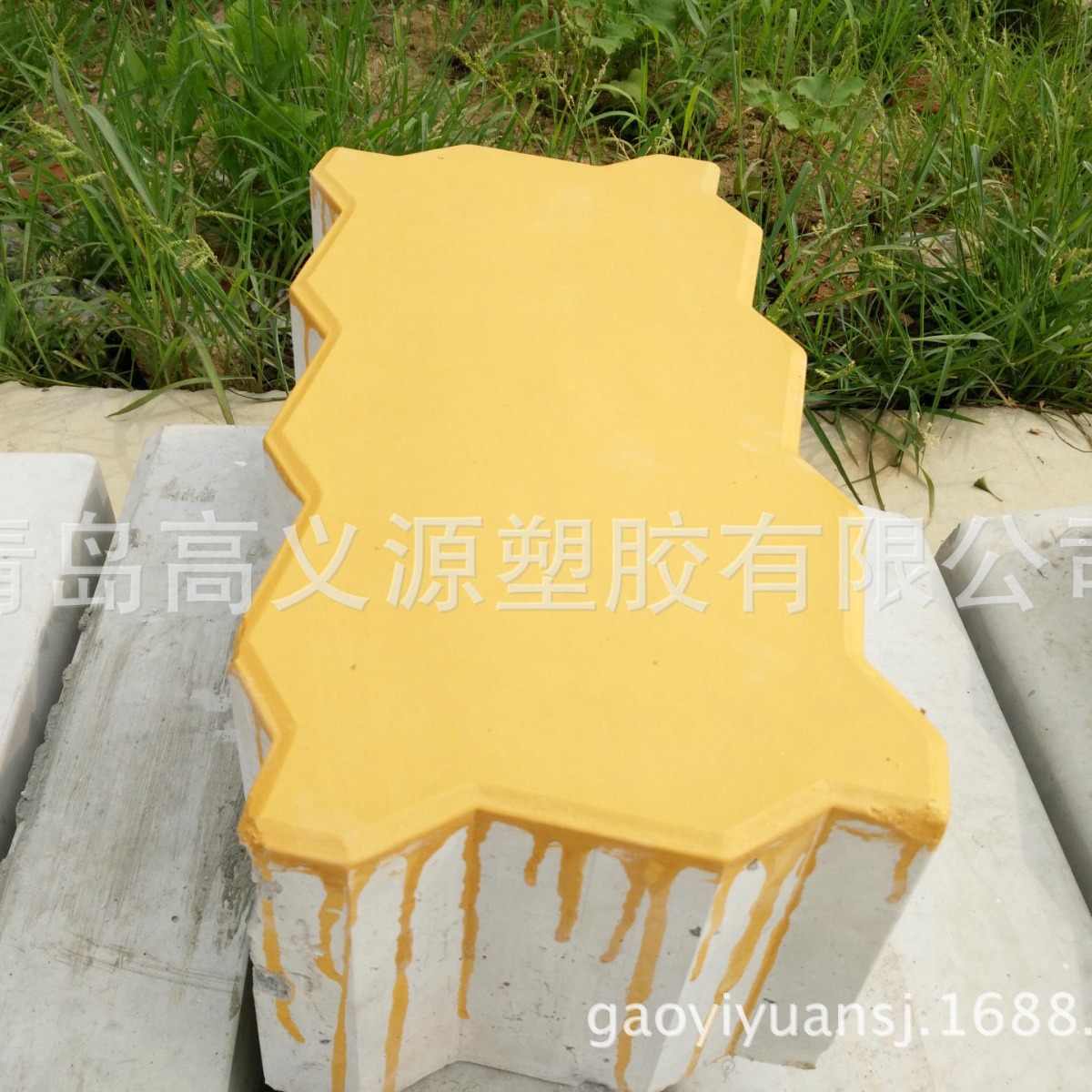 青岛曲波砖模具/青岛大曲波地面砖塑料模具