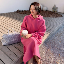 粉色衛衣裙女春季2022年新款韓版收腰連帽長款小個子針織連衣裙子