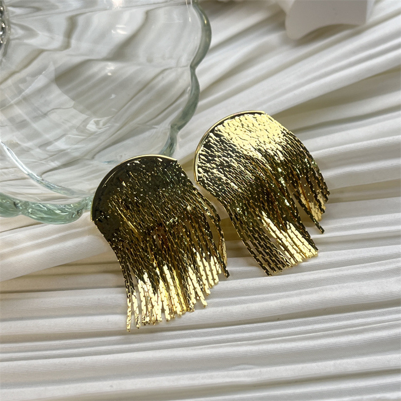 16g Weight Ear Studs Classification 1 Pair Quantity Daily Occasion Copper Material Leaf Pattern Women'S Gender Plating Design Fashion Style 1 Pair Fashion Leaf Plating Copper Ear Studs 5