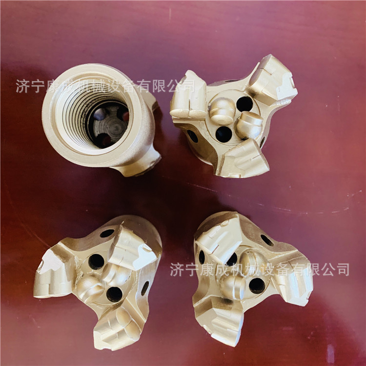 矿用三翼金刚石钻头高强度耐磨三翼金刚石钻头坑道钻机用钻头厂家