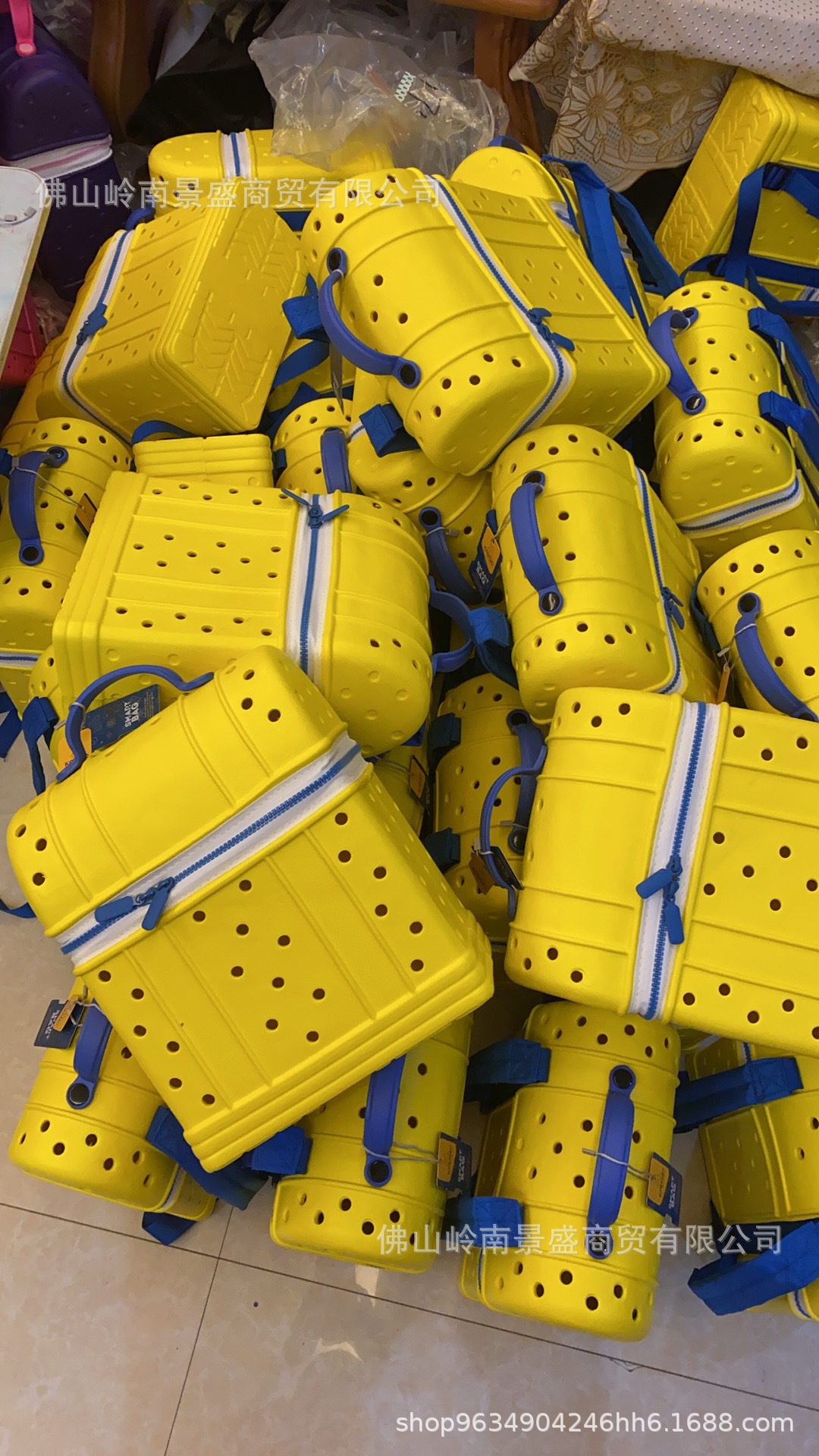 Niños agujeros decoración guardería para niños niñas mochila EVA lindos dibujos animados DIY mochila de hombro de gran capacidad