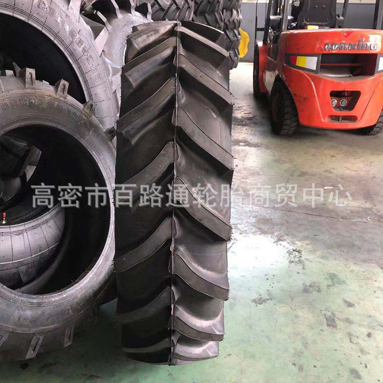批发徐州甲字14.9-30拖拉机轮胎14.9-30人字花纹农用旱田轮胎