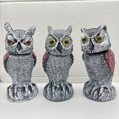 フクロウの餌の置物をシミュレーションして鳥を怖がらせて360 ° 回転させます。