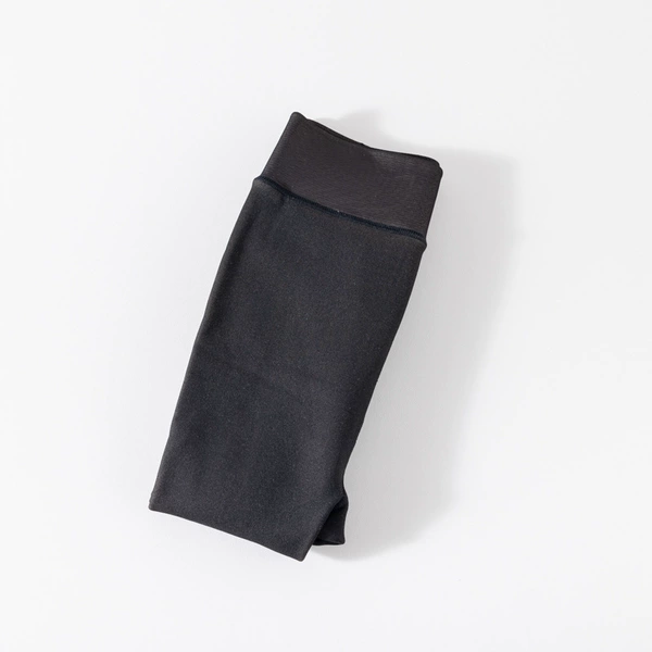 Black and translucent skin, one size fits all (80-130 pounds)