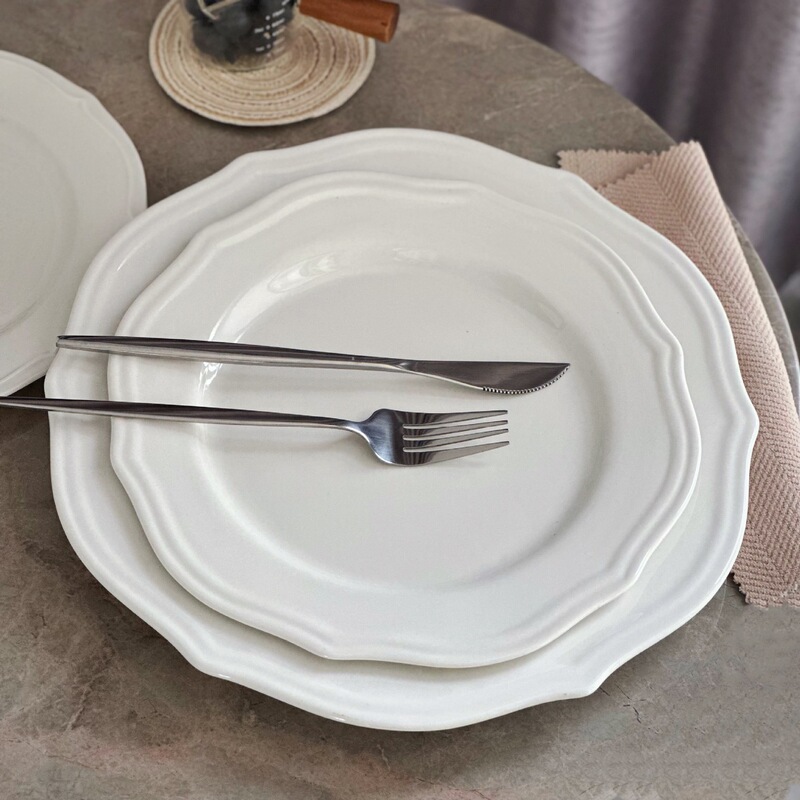 French European Retro Lace Embossed Pure White Ceramic Plate ins Style High-end Dessert Plate Breakfast Snack Plate