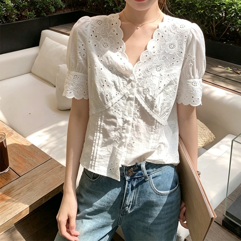 French-Style Heavy-Duty Hollow-Out V-Neck Short-Sleeve Shirt for Women, 2026 Summer New Fashion Stylish Youthful Puff Sleeve Top