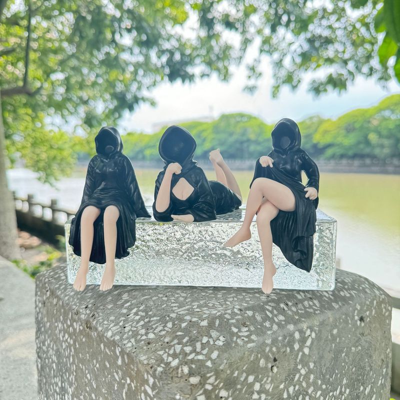 跨境万圣节Mysterious statue 黑袍女王书架像装饰品桌面手办|undefined