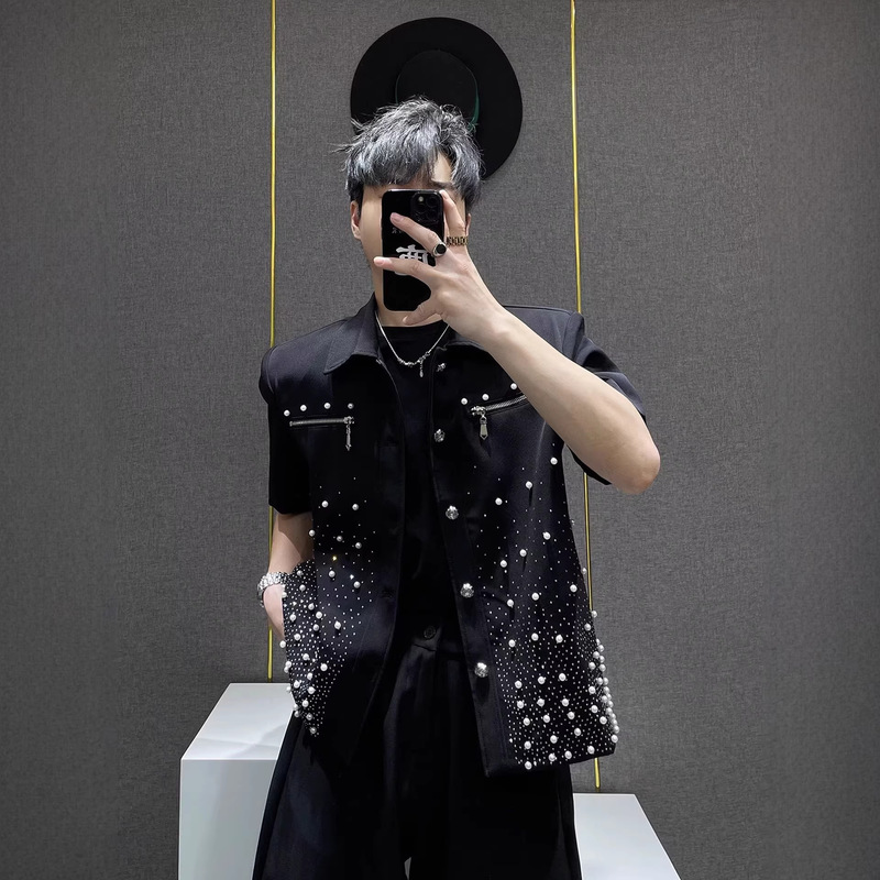 Trendy Versatile New Niche Style Starry Rhinestone Blazer for Men with a High-End Feel, Padded Shoulders, Short Casual Style