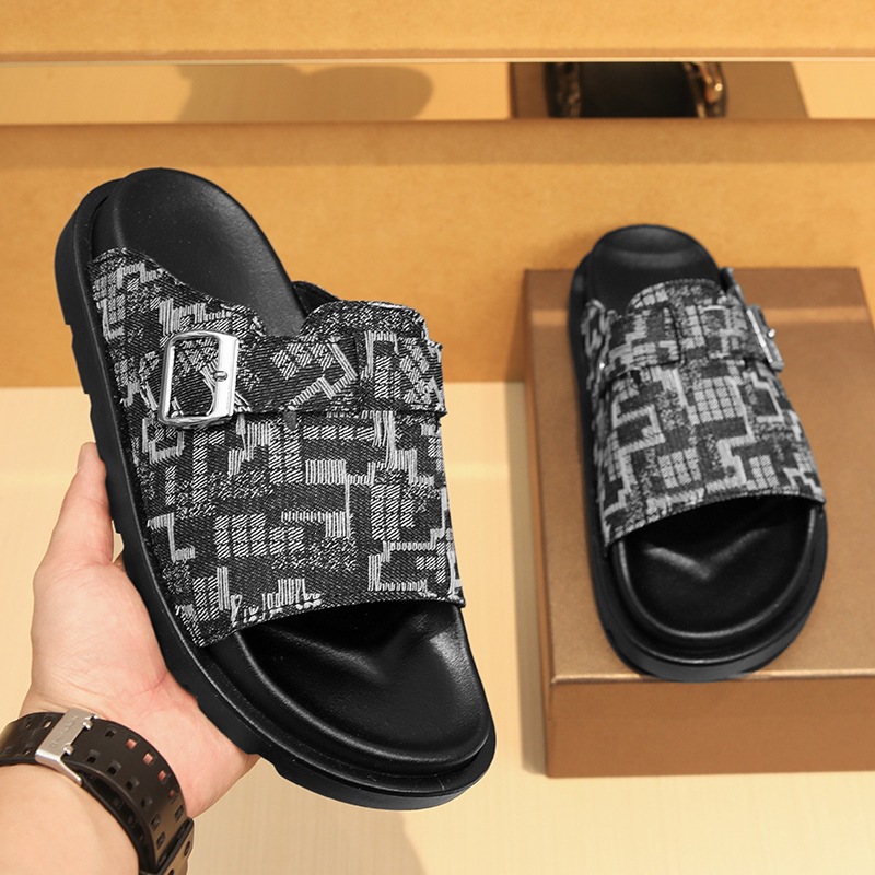 Slippers 2026 New Summer Outdoor Thick-Soled Comfortable Men's Casual Versatile Slide Sandals_vogvips.com