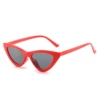 Красная оправа, серые линзы