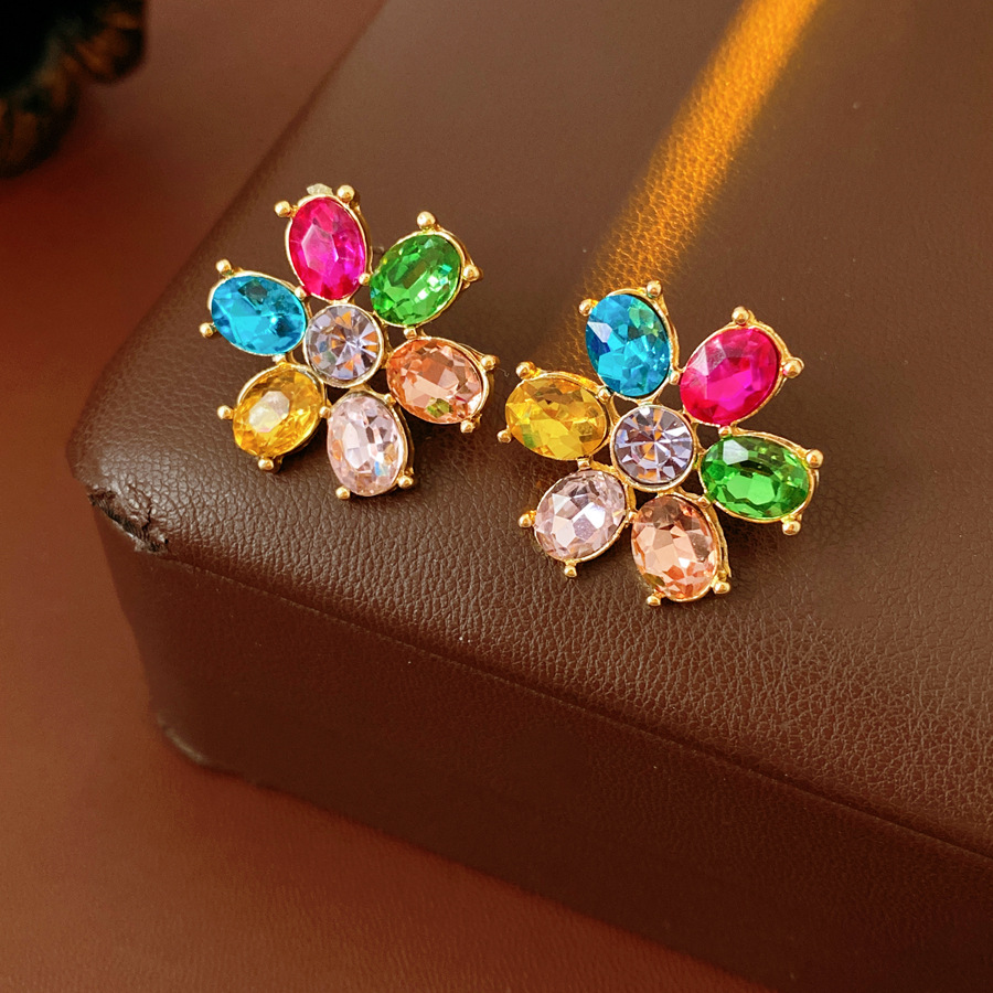 Medieval vintage diamantes flor pulsera pendientes collar lujo ligero nicho conjunto retro alta sensación joyería mujer