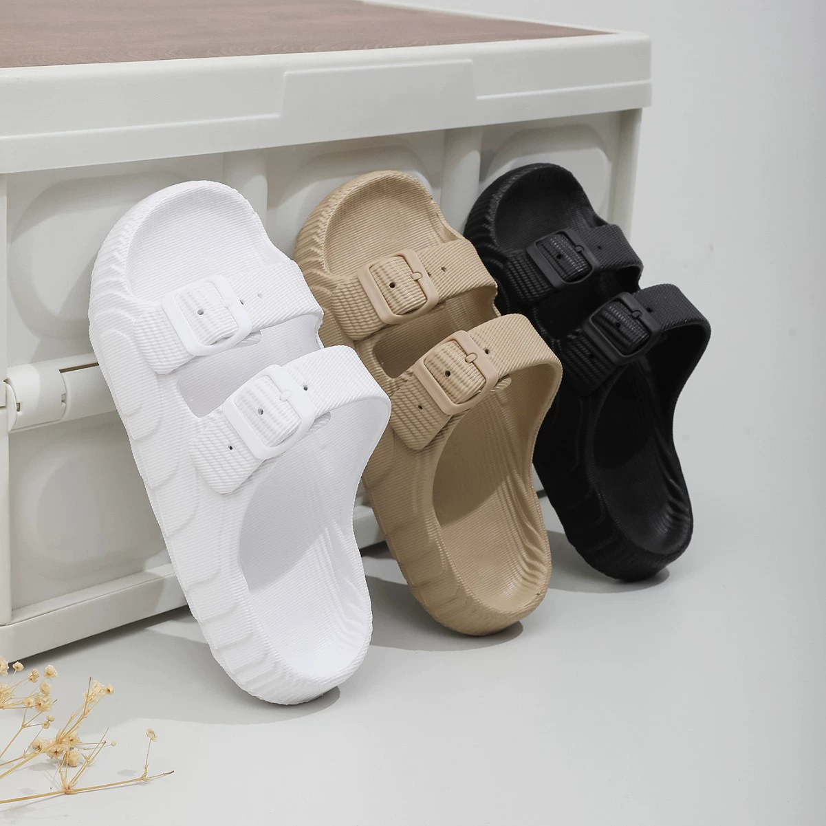 Летние тапочки для пары 2025 EVA женские для улицы и дома с толстой подошвой, новый стиль.
