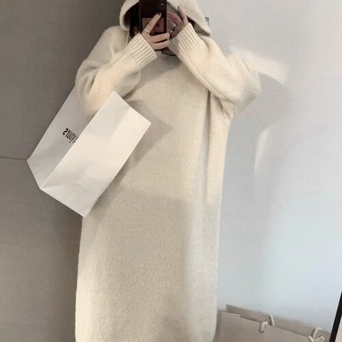 Spring and autumn lazy mid-length over-the-knee sweater dress for women. Loose, soft and waxy sweater that covers the flesh and looks slim with long sleeves.