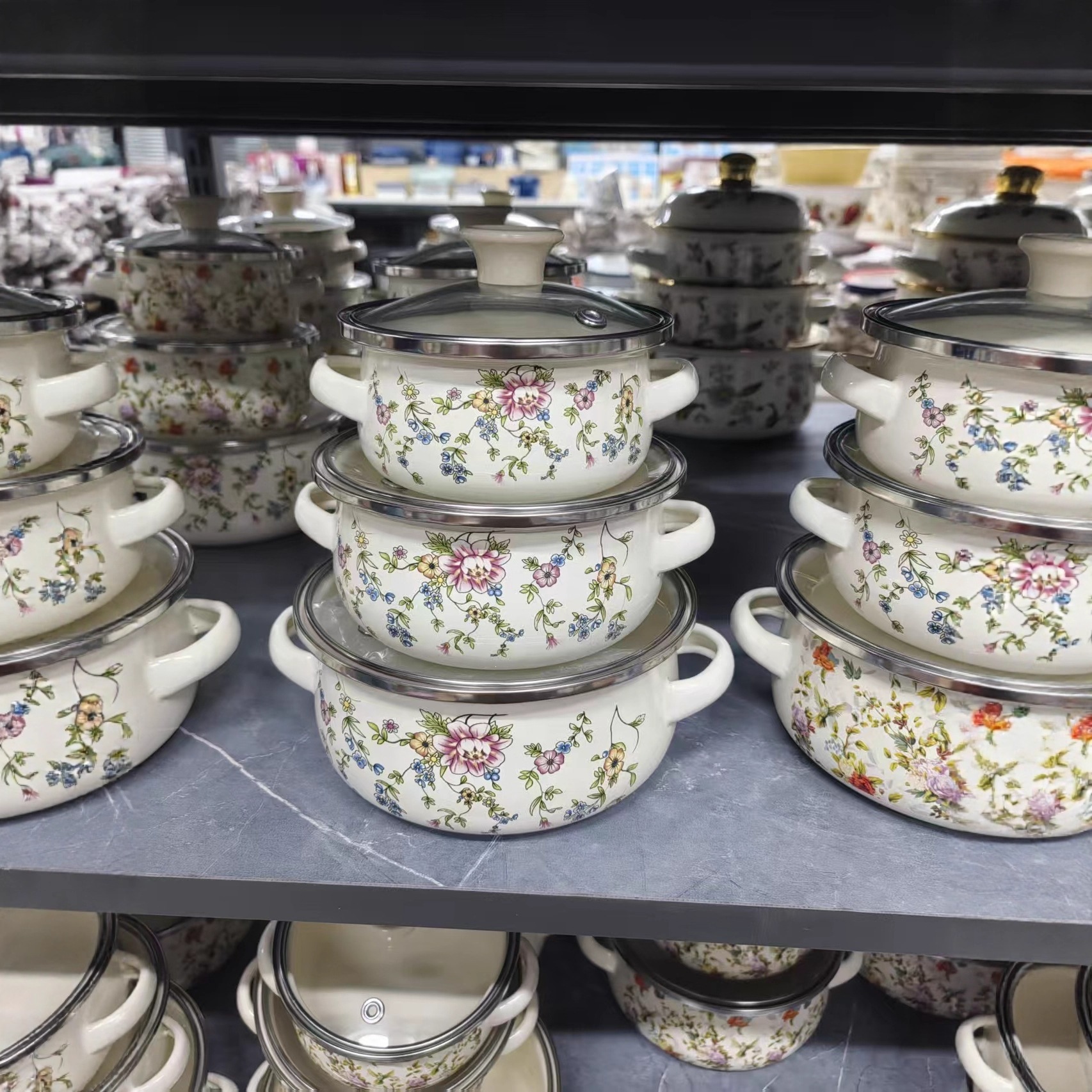 Factory direct sales of enamel pots, export-grade stew pots, casserole dishes, clay pots, soup pots, slow-cooker pots, milk pots, non-stick pots, induction cookers, and enamel-coated pots