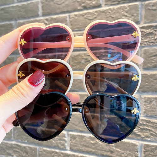 New Korean-style retro heart-shaped frame children's sunglasses with honeybee personality, Western and European fashion children's sunglasses, model 61033