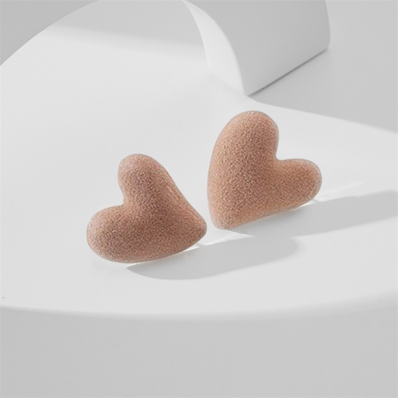 Heart Shape Pattern Women'S Gender Fashion Heart Shape Flocking Women's Ear Studs 1 Pair