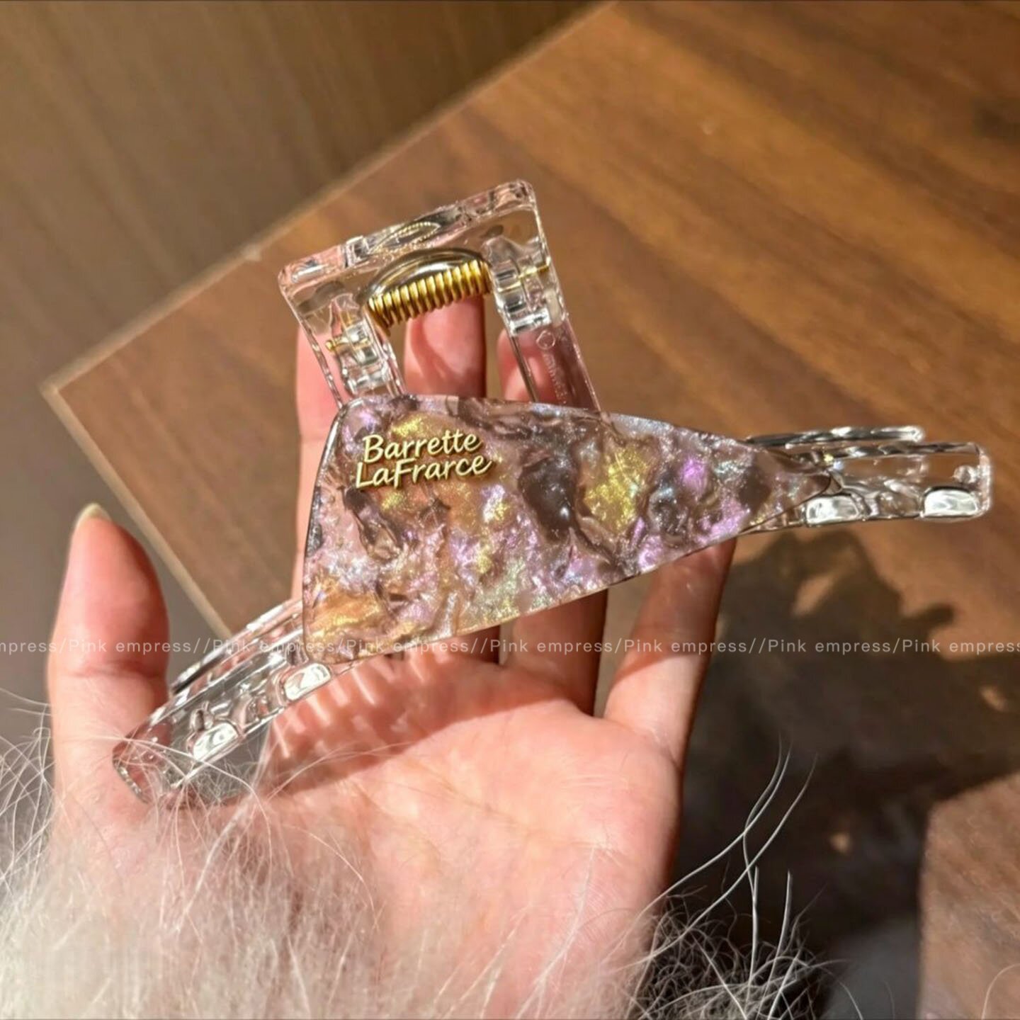 2026 nuevo clip de cabello ondulado clip de cabello de tiburón grande clip de cabello de mujer detrás de la cabeza de alta sensación clip de cabello accesorios para el cabello