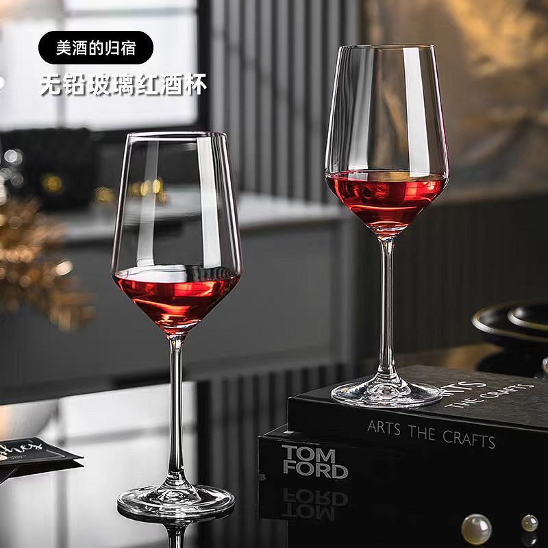 Copa de vino tinto de alto valor de manzana verde Copa de vino de vidrio sin plomo Juego de lujo ligero para el hogar Copa de uva decantador