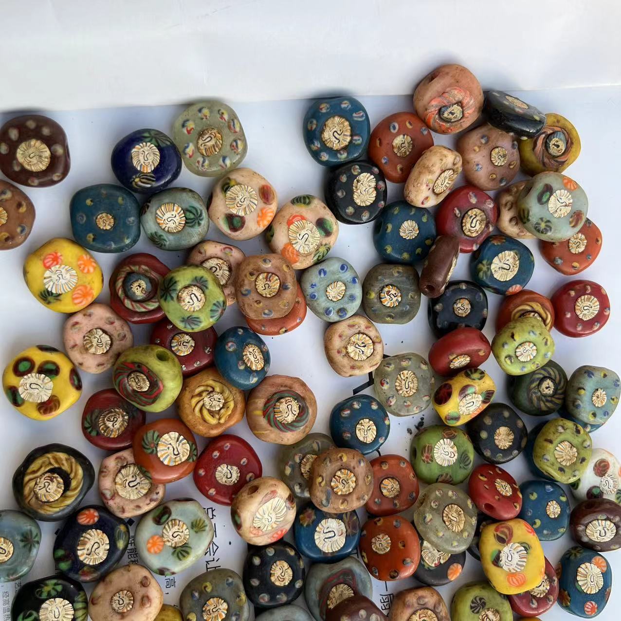 Cuentas de vidrio artesanales africanas y tibetanas, abalorios al por mayor