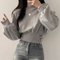 韩国chic秋季小众设计感圆领系扣收腰显瘦长袖短款套头卫衣上衣女