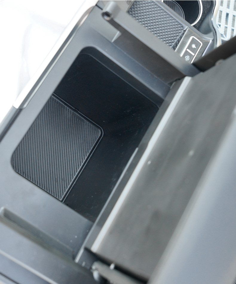 Suitable for Hong Kong and Macau Toyota Noah/Voxy80 90 Series Armrest Box and Honda Stepwgn Jewelry Box Modification