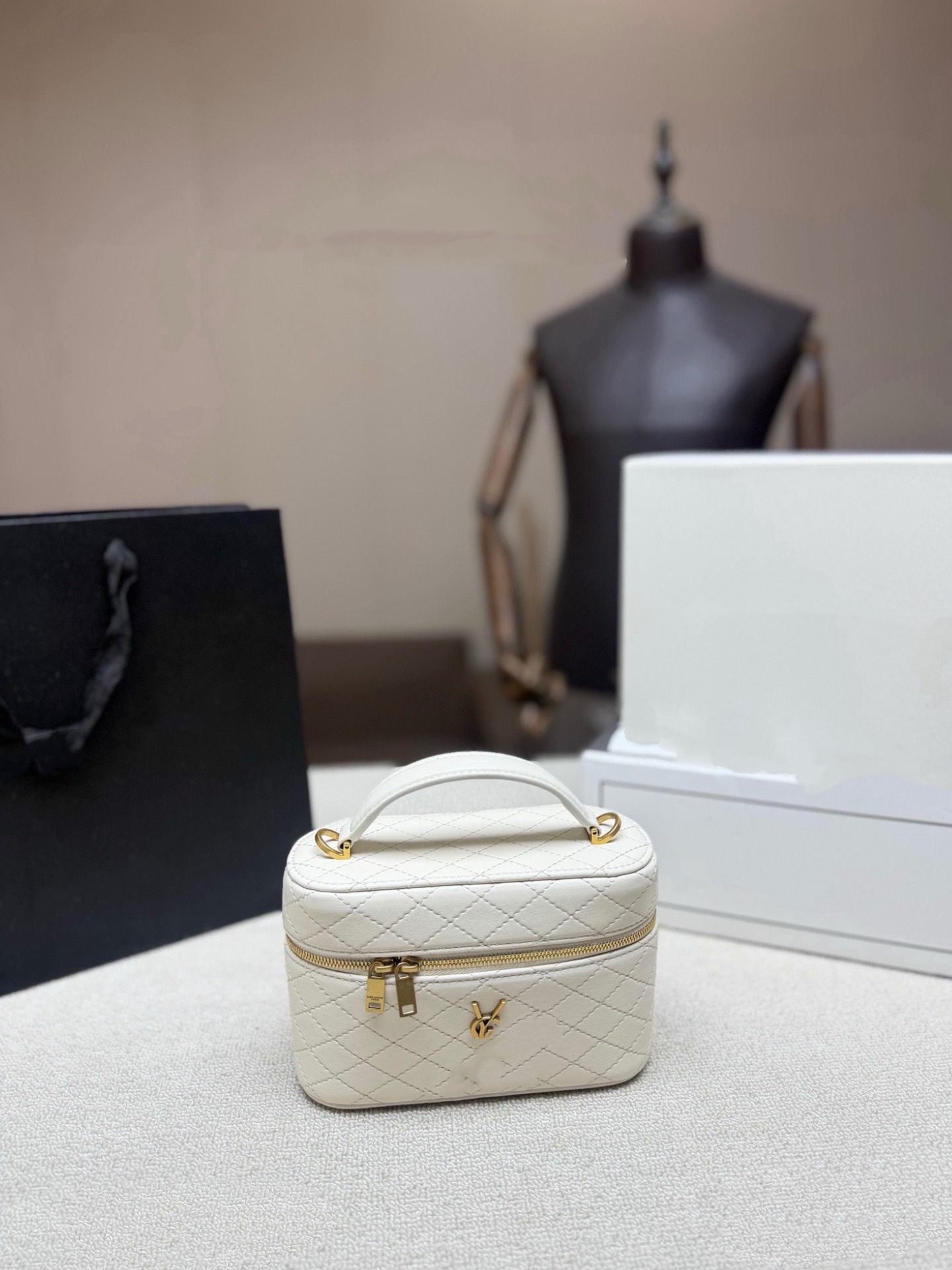 Same Style Bag in Various Colors, Zipper Style, Single Shoulder Crossbody Style, Versatile Clutch Bag, Cosmetic Bag, Wholesale New Fashion