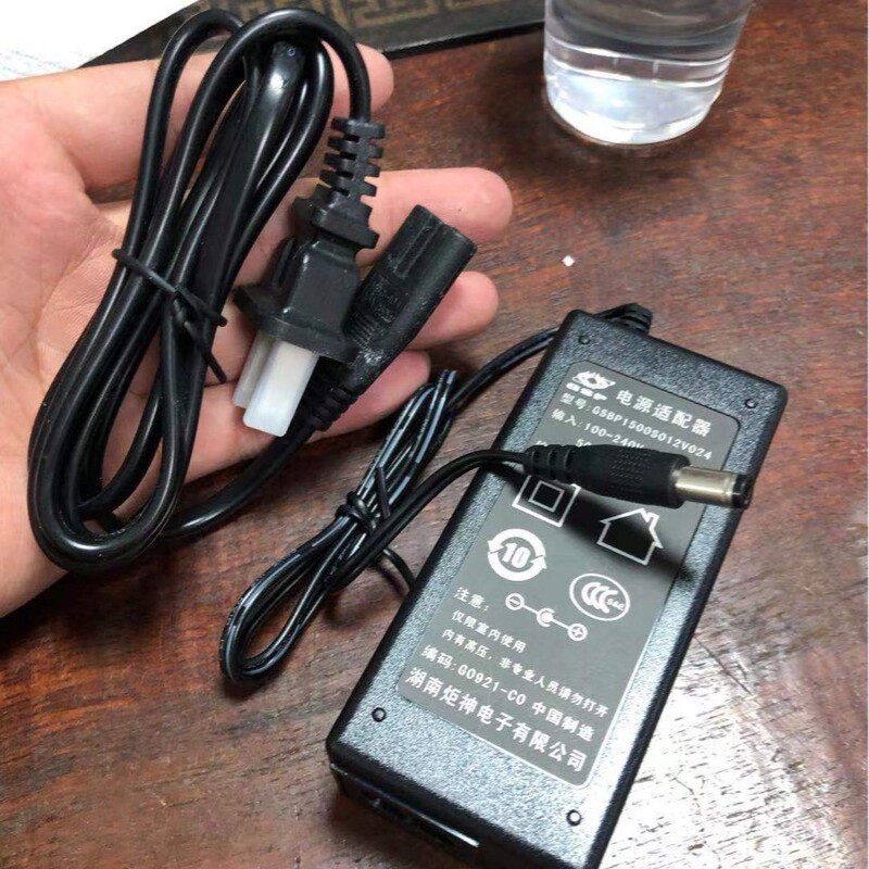 Applicable to gps torch 12v1.5a power desktop eight-word power cord 12v2a monitoring router monitor suitable Applicable to gps torch 12v1.5a power desktop eight-word power cord 12v2a monitoring router monitor suitable