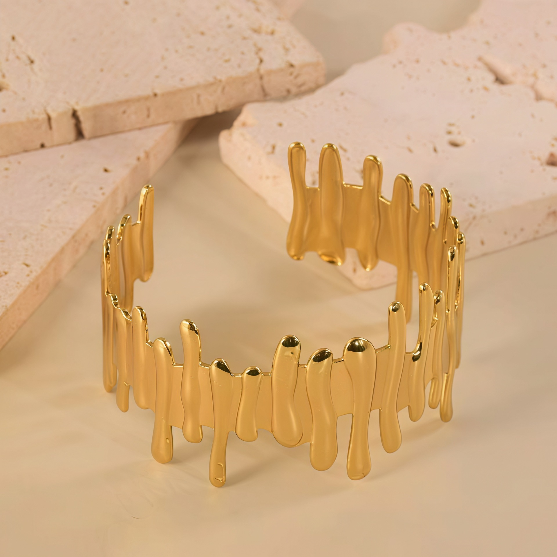Brazalete de oro geométrico-1
