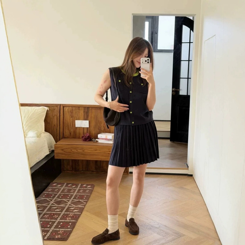 Designer Style~ Youthful and Age-Reducing Linen Blend Color-Blocked Collar Vest + Pleated Short Skirt