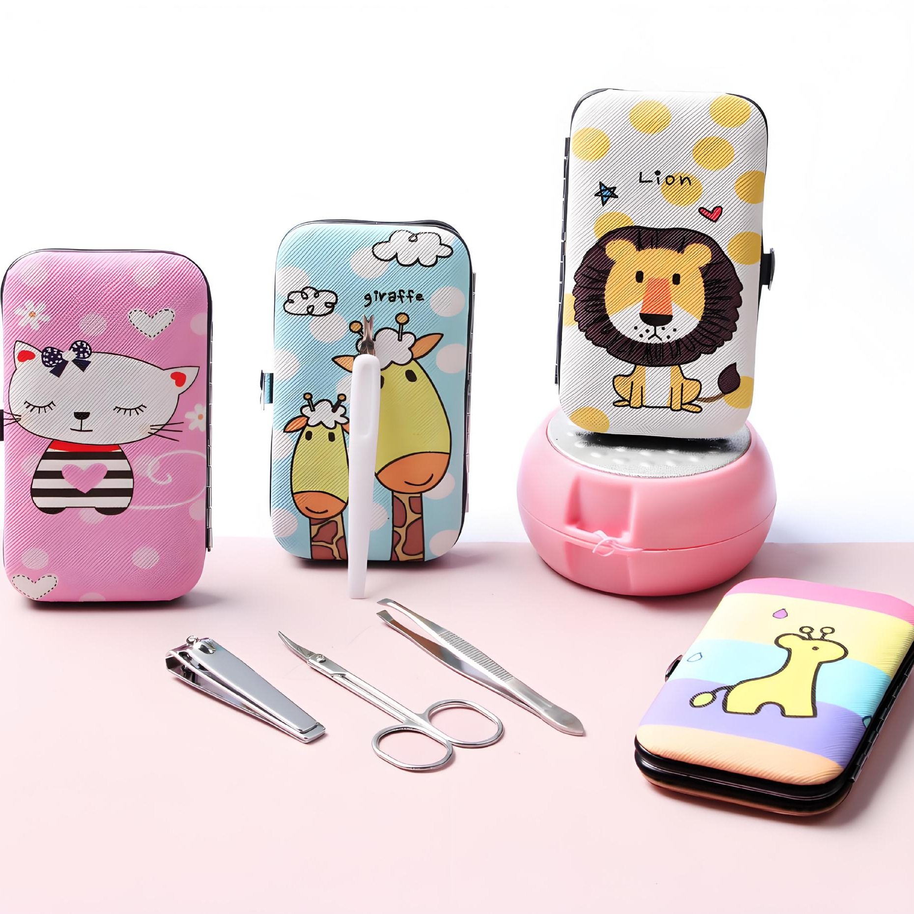 Creative Cartoon Nail Clipper Set, Popular 7-Piece Beauty and Manicure Tool Set, Household Nail Clippers with Printed Advertisement