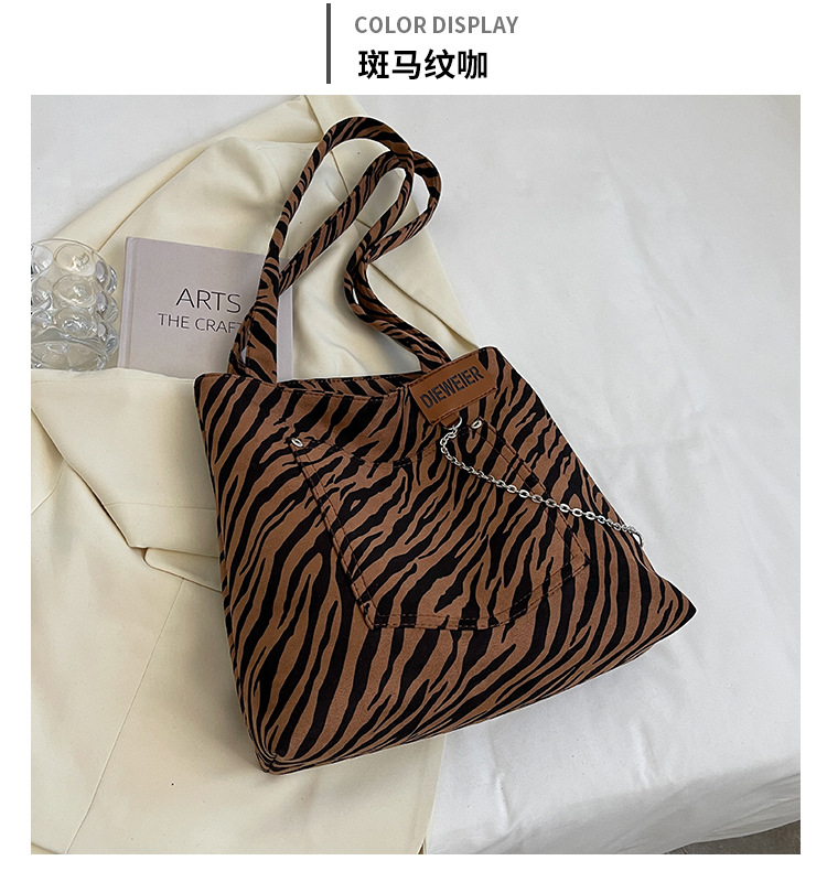 Autumn Winter Big Bag New Animal Pattern Large Capacity Bag Fashion One-shoulder Tote Bag display picture 10