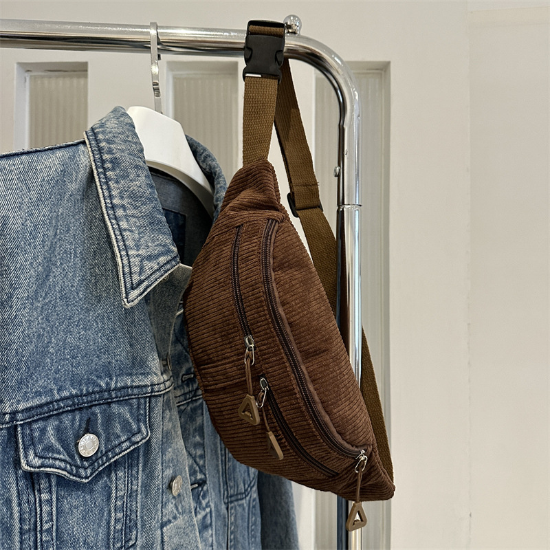 Bolso de velcro de cordillera para mujeres 2024 otoño nuevo bolso de pecho simple de gran capacidad de hombro casual bolso de cintura