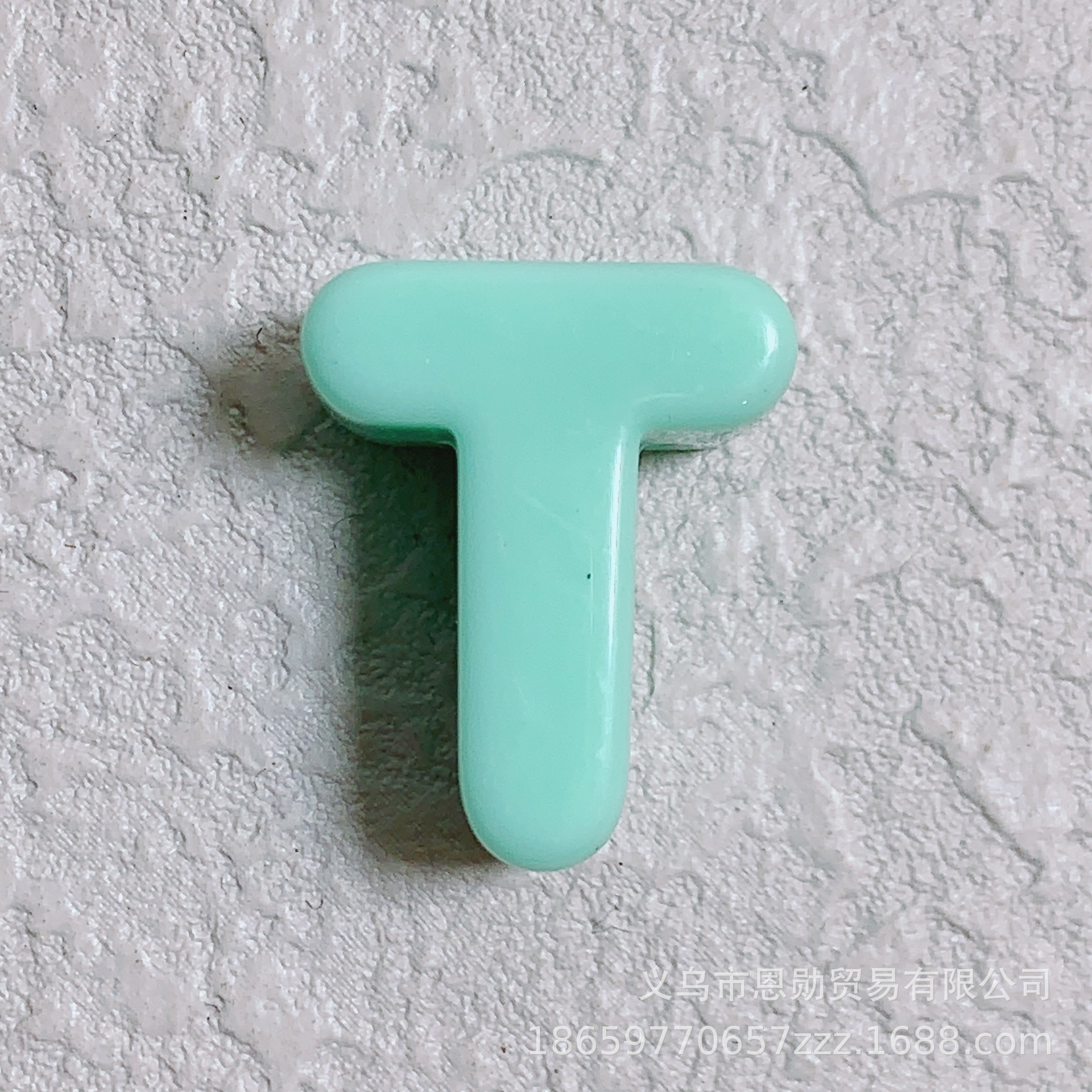 T (turquoise)