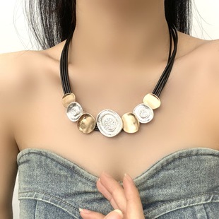 High-grade Retro Exaggerated Niche Fashion Simple Atmospheric Popular Multi-strand Leather Rope Short Chain Women's Metal Clavicle Chain
