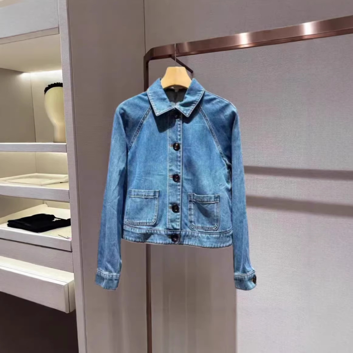 Women's Retro Workwear Style Denim Jacket, 2026 New Autumn Short Versatile Jacket, High-Quality, Available Now (Mall Item)