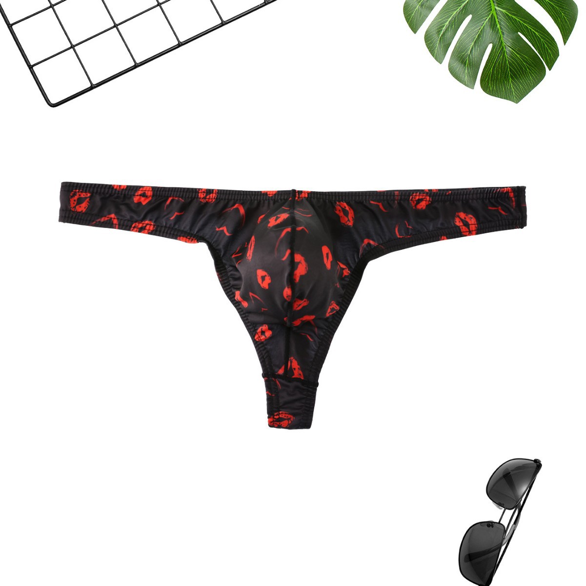 A generation of bikini in accordance with the cool men's thong sexy low waist printing sexy Amazon