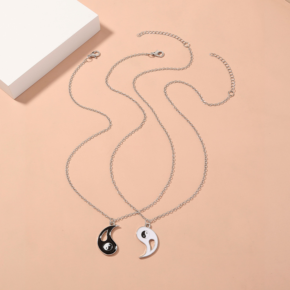 Fashion Tai Chi Gossip Yin Yang Hollow Stitching Necklace display picture 3