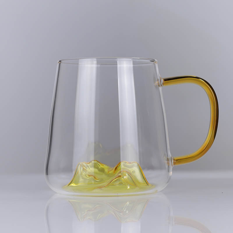 Copa de montaña amarilla