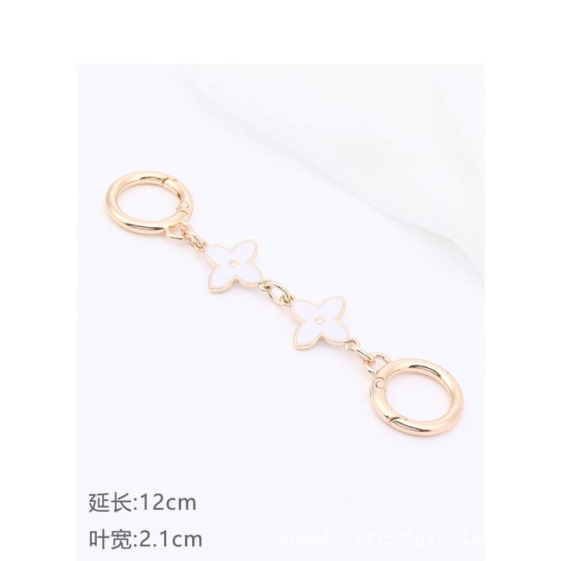 Four-leaf clover extended chain