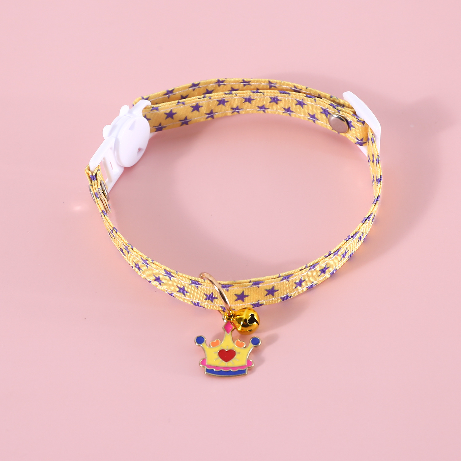 Pet ajustable doble pentagonal polvo gatos perros collar anti-asfixia campana colgante corona collar collar