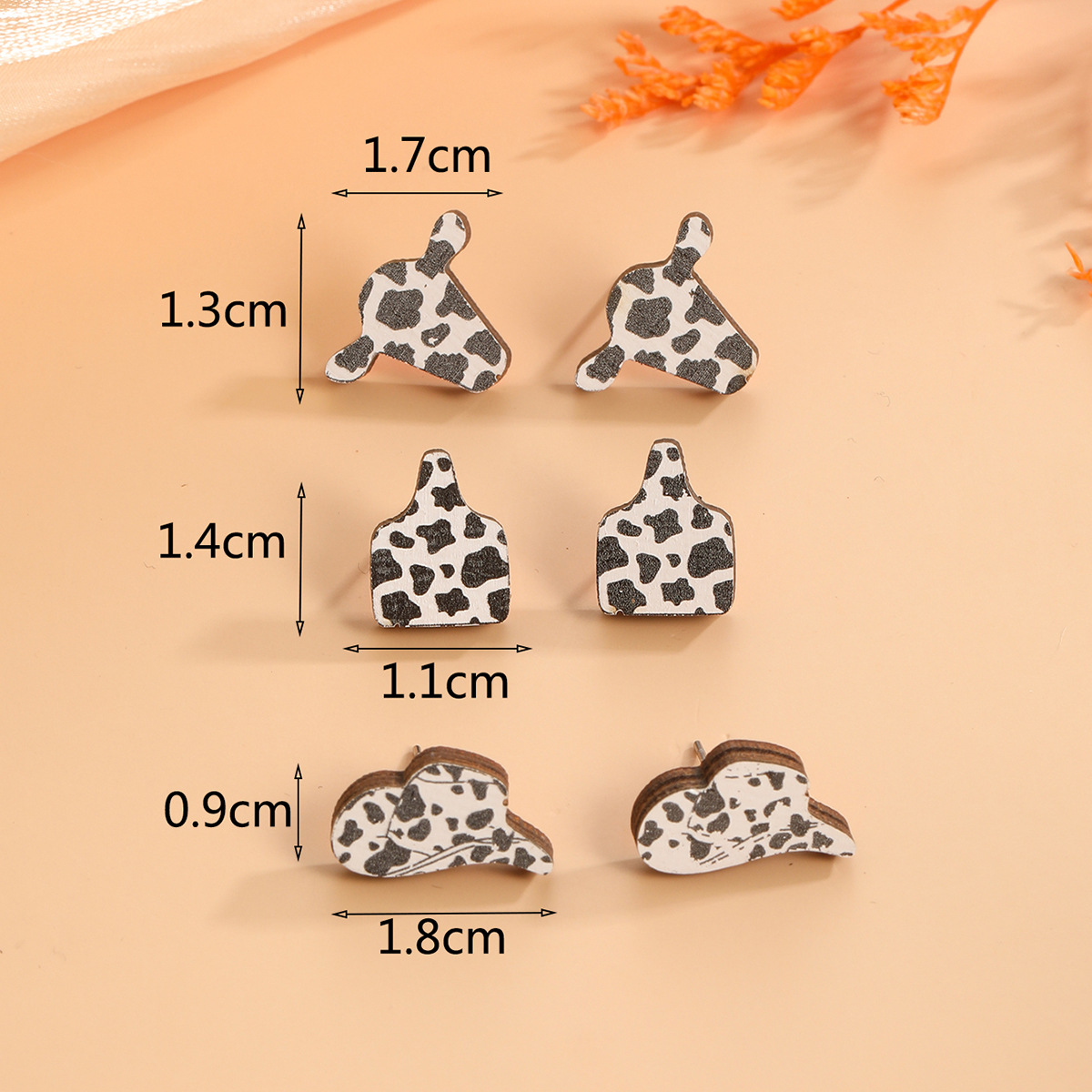 16g Weight 1 Set Casual Cow Pattern Heart Shape Printing Wood Ear Studs