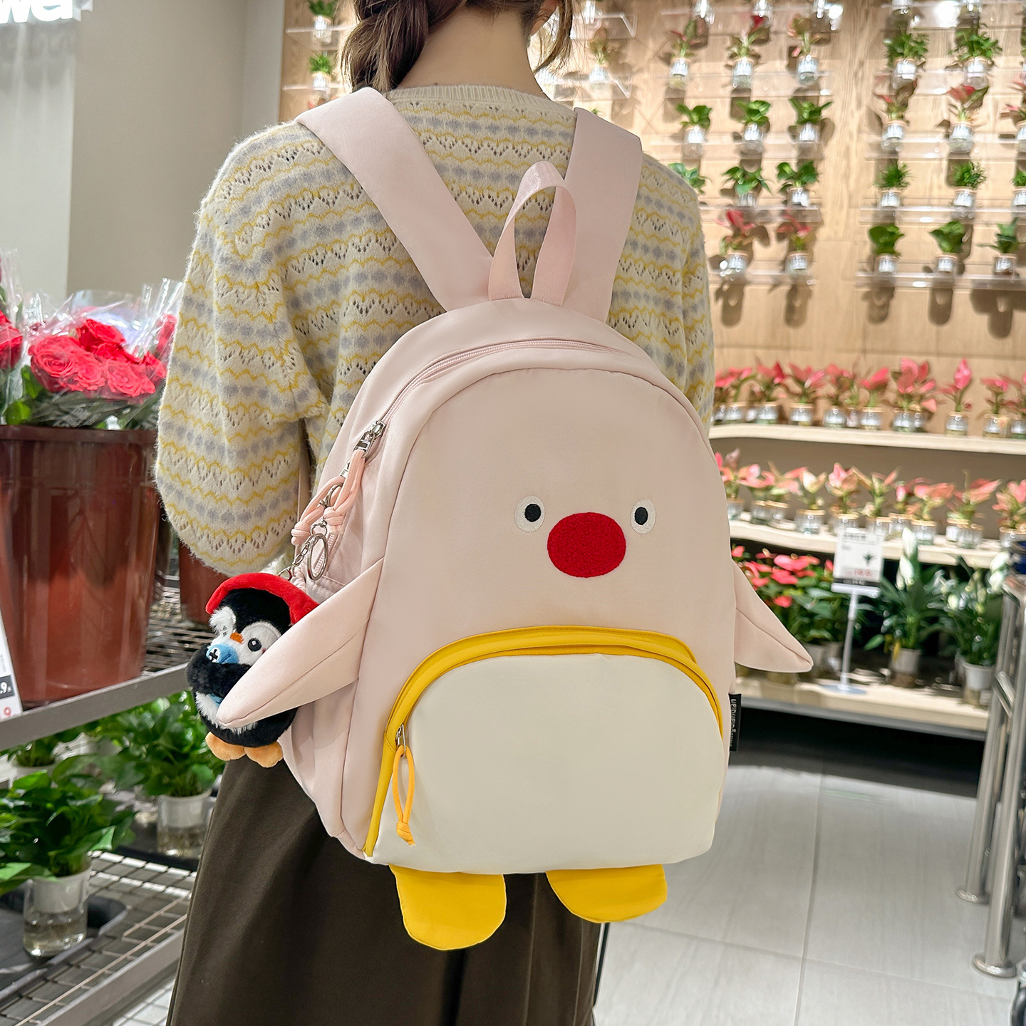 Mochila de clase de estudiantes universitarios caricatura lindo pequeño pingüino modelado mochila de mujer para viajar con colgante mochila