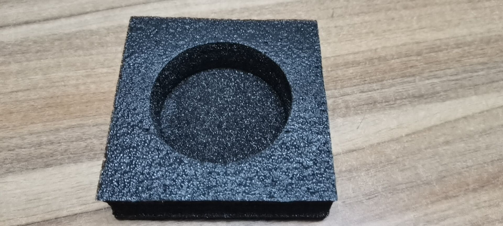 厂家供应黑色白色珍珠棉酒瓶底托快递包装泡沫/成型异形酒瓶包装