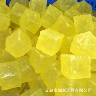 Антистресс-игрушка «кубик» из золотистой солодовой карамели