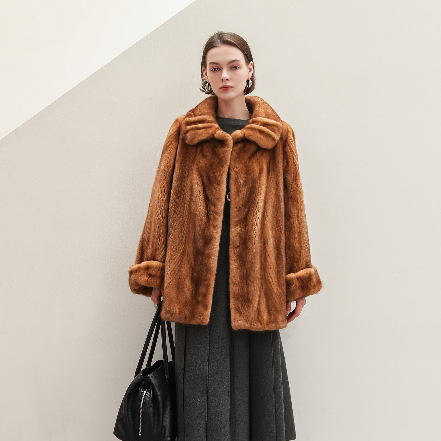 在逃公主2025新进口小母貂抽刀水貂毛皮皮草大衣女整貂中长款年轻