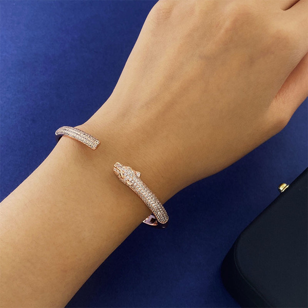 fashionable bracelet for men and women