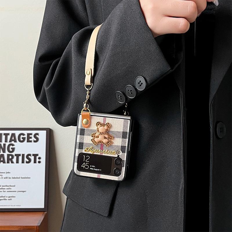 折叠屏可翻盖手机壳适用三星ZFlip6高级感ZFlip7斜挎手提小熊love