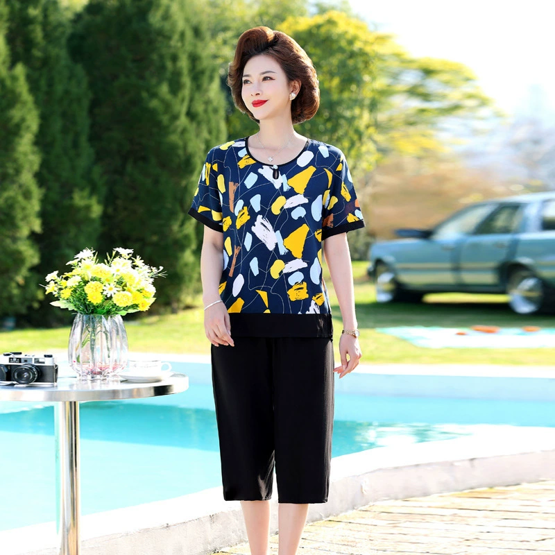 Летний костюм для новоиспеченной мамы 2025 года, модный топ-двойка, летняя футболка с коротким рукавом для женщин среднего и пожилого возраста